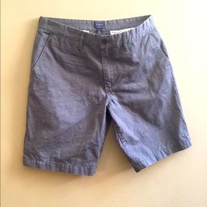Mens gray everyday shorts || GAPkhakis